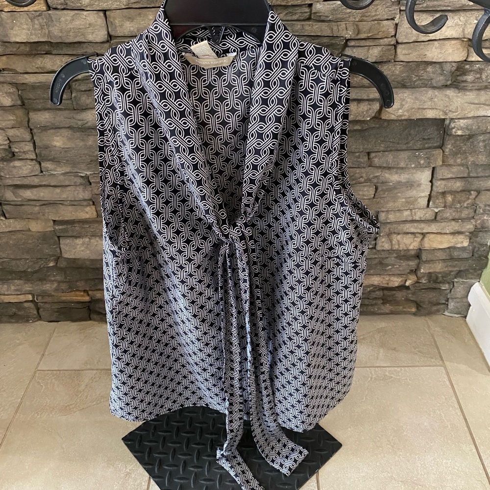 Banana Republic Black and White Geometric Blouse